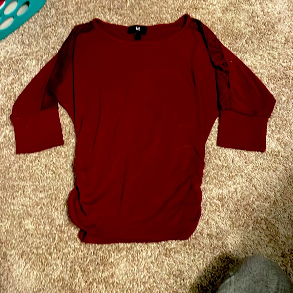 Size small iz byer top